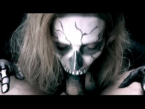 ❤️ Demonflicka suger kuk med sin svarta mun och sväljer sperma. Fuckingvideo at sv.befuck-net.ru ☑
