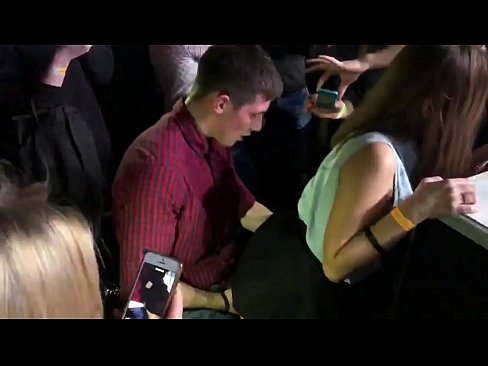 ❤️ Äkta sex på en rysk nattklubb. 18-årig rysk tjej i anus och vagina knullad på en nattklubb. Fuckingvideo at sv.befuck-net.ru ☑
